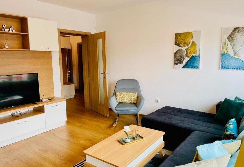 דירת שלושה חדרים, Gardenia Apartments