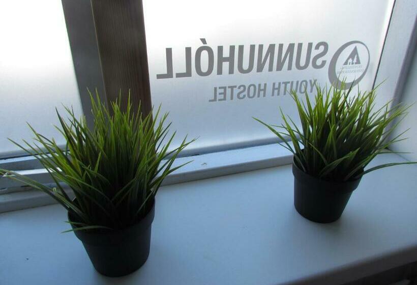 اتاق استاندارد چهارنفره با سرویس بهداشتی مشترک, Guesthouse Sunnuhóll