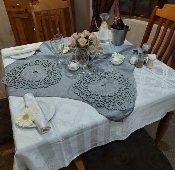 Номер Стандарт, Little Milton, 10 Patrick Guildbridge Road Off The R103 Rosetta