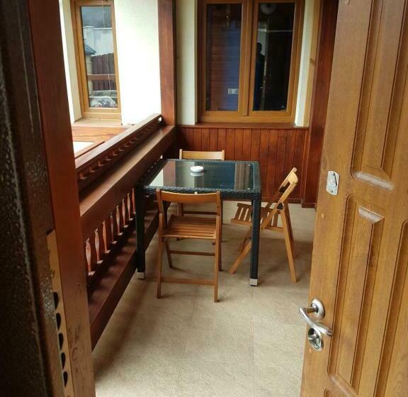 اتاق خانوادگی, Atava Family House