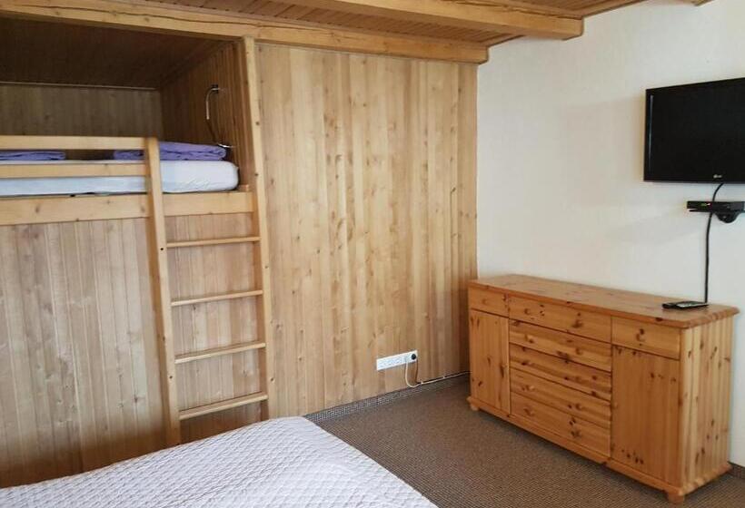 اتاق خانوادگی, Atava Family House