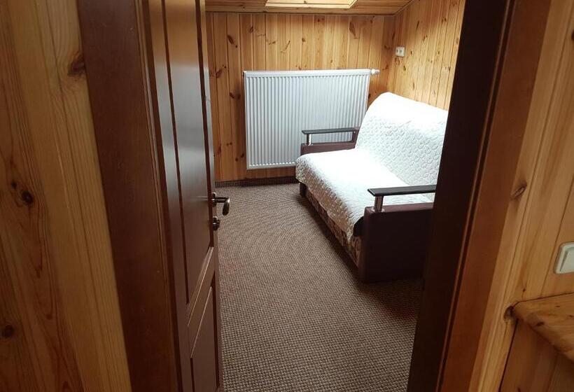 اتاق سوپریور, Atava Family House