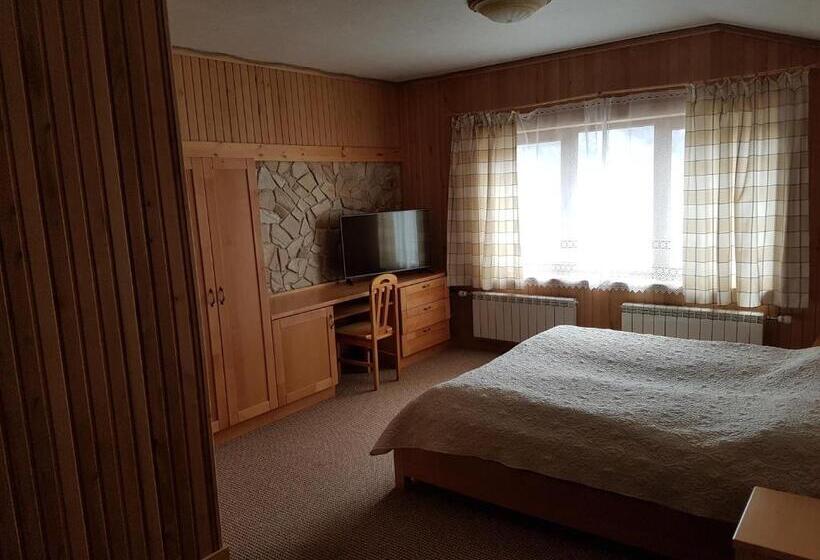 اتاق استاندارد, Atava Family House