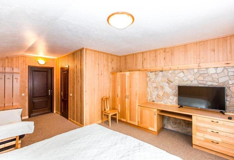 اتاق استاندارد, Atava Family House