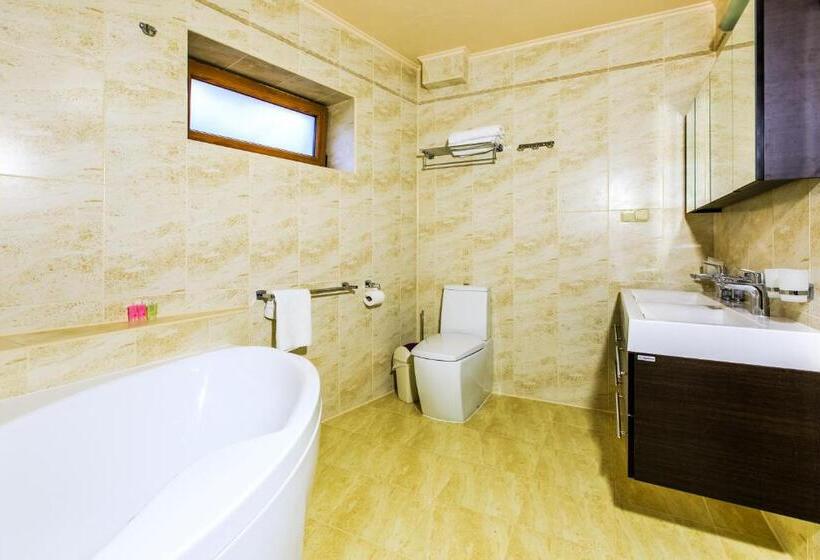 Апартаменты 3 Спальни, Atava Family House