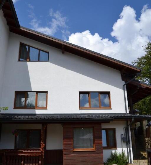 اتاق خانوادگی, Atava Family House