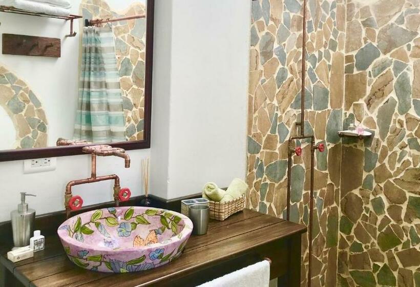 스탠다드 룸, El Despertar