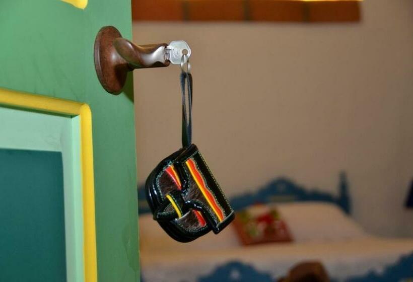 스탠다드 트리플 룸, El Despertar