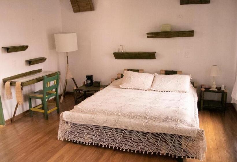 스탠다드 트리플 룸, El Despertar