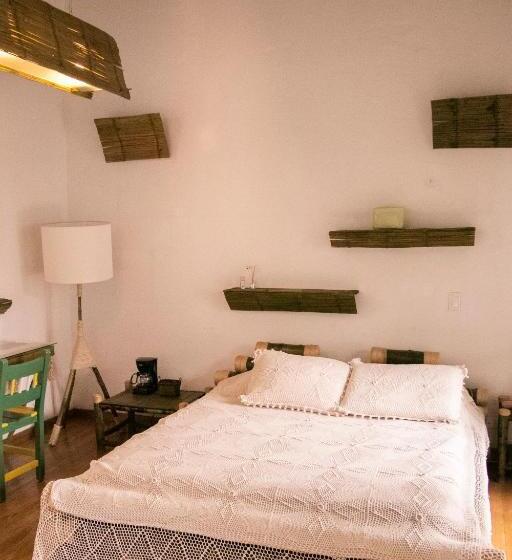 스탠다드 트리플 룸, El Despertar