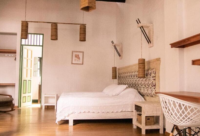 수피리어 스위트, El Despertar