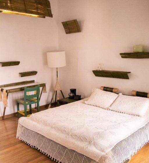 스탠다드 트리플 룸, El Despertar