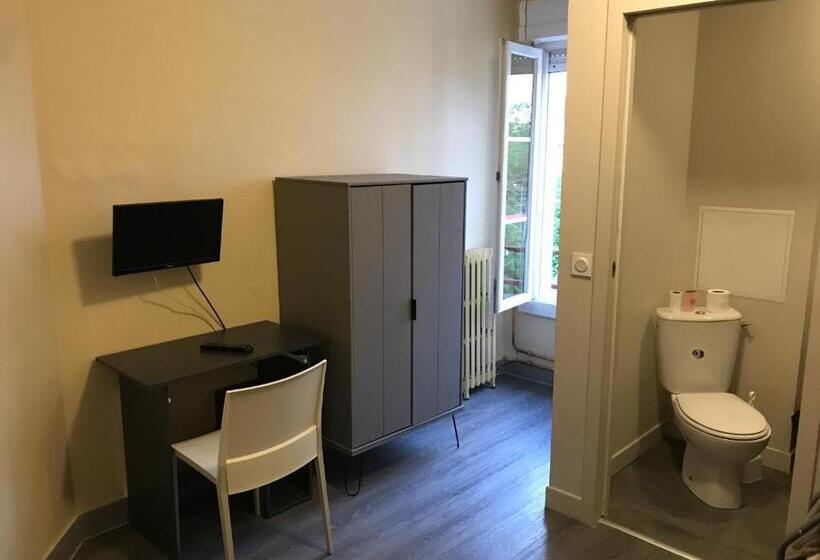 标准三人间, Le Sporting