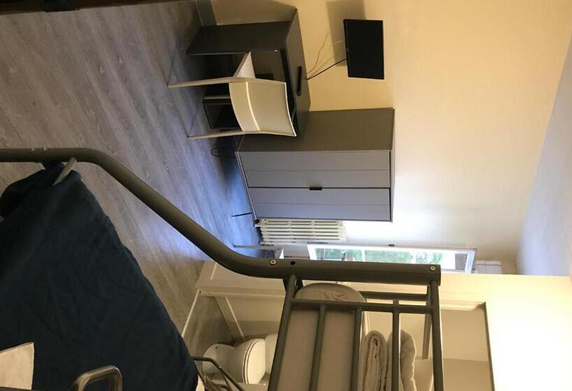 标准三人间, Le Sporting