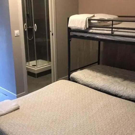4 Bett Standardzimmer, Le Sporting