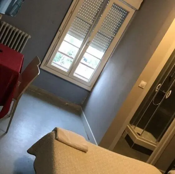 4 Bett Standardzimmer, Le Sporting