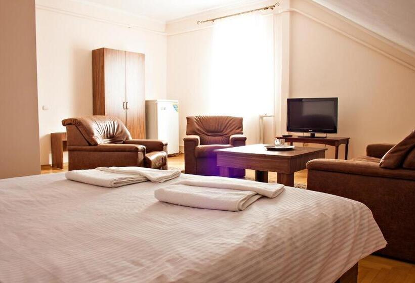 חדר סופריור, Sofiivka