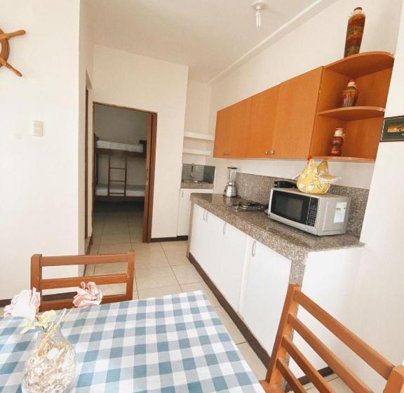 اتاق خانوادگی, Blackpoint