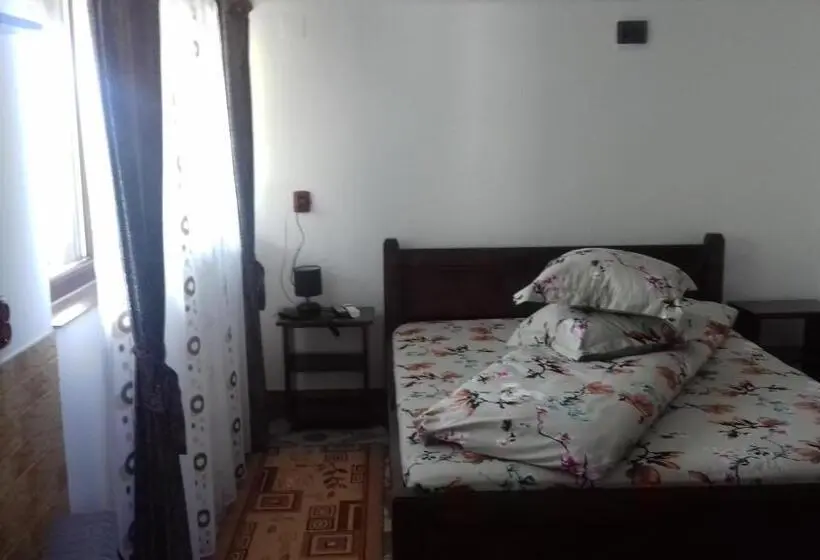 اتاق استاندارد با چشم‌انداز دریاچه, Casa Edy