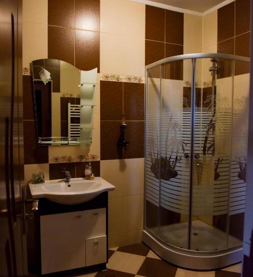 3间卧室的房子, Casa Edy