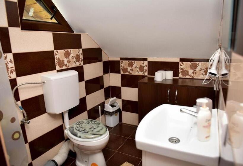 2间卧室的房子, Casa Edy