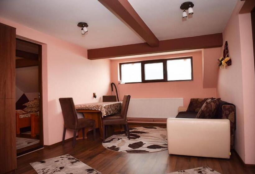 2间卧室的房子, Casa Edy