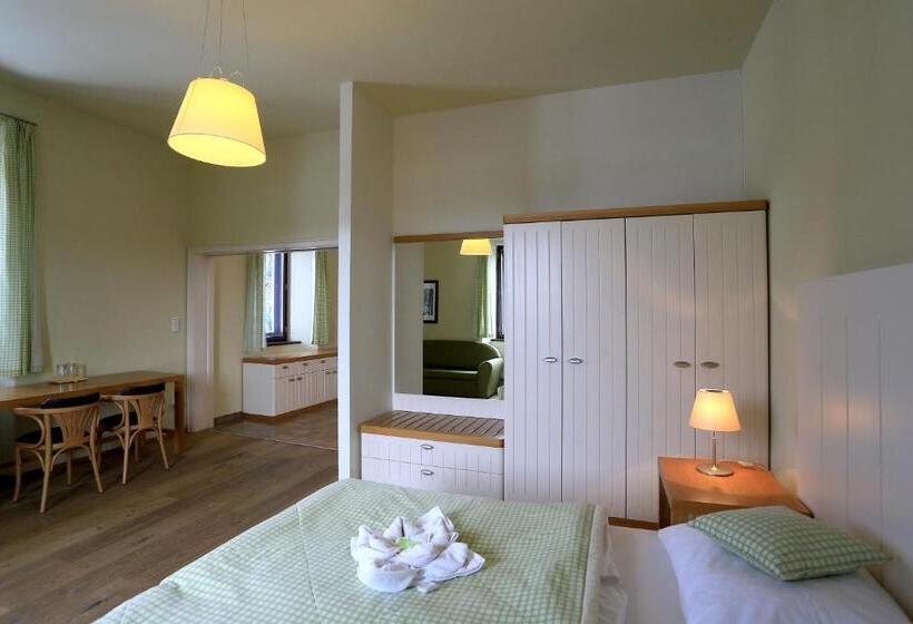 デラックスジュニアスイート, Resort Líšenský Dvůr