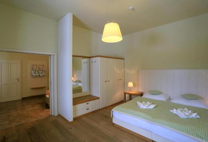 デラックスジュニアスイート, Resort Líšenský Dvůr