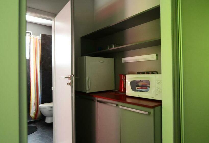 스탠다드 스튜디오, Pension Escrime