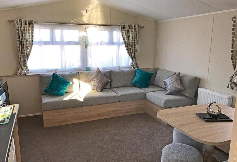 בית, 2 חדרי שינה, Beech Hedge