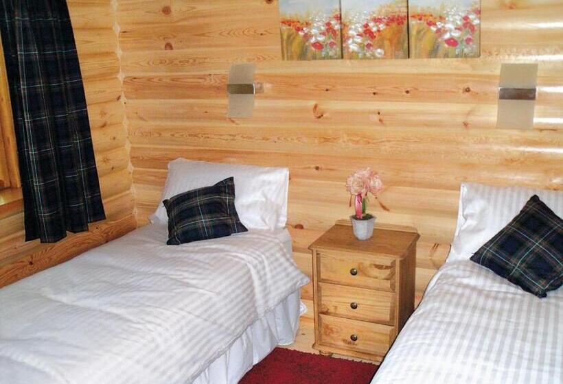 דירת שני חדרים, Beech Hedge