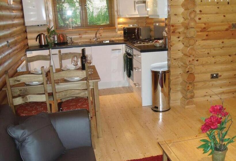 带2个卧室的公寓, Beech Hedge