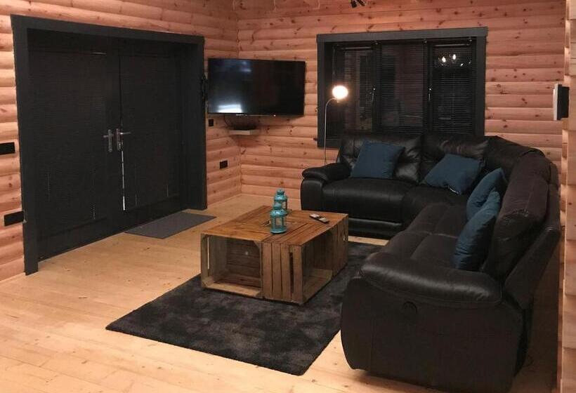 בית, 3 חדרי שינה, Beech Hedge