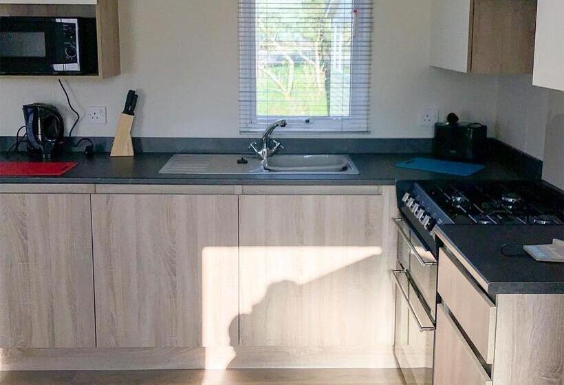 침실 3개 주택, Beech Hedge