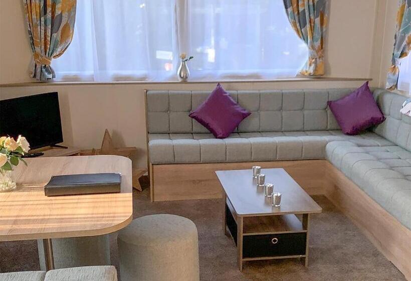 2间卧室的房子, Beech Hedge