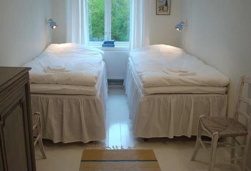 חדר סטנדרט חדר אמבטיה משותף, Mormors Pensionat Strandhagen