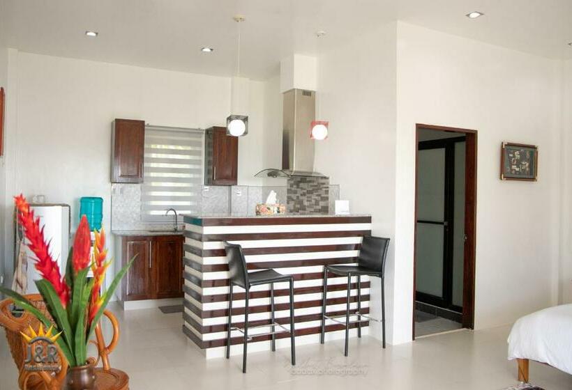 ویلای 1 خوابه, J&r Residence