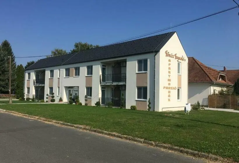 ファミリールーム, Főnix Apartman