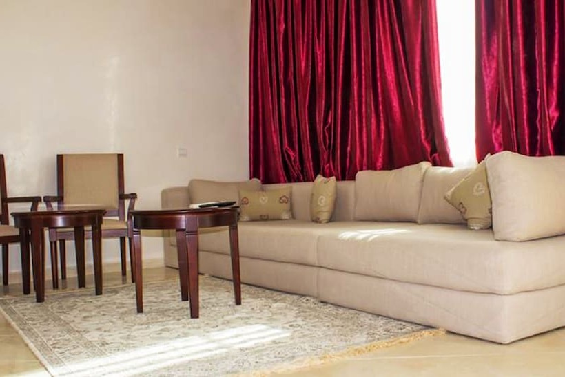 سوئیت سینیور, Angle Atlas