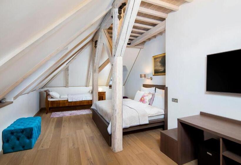 Номер Deluxe, Kaštieľ Kubínyi