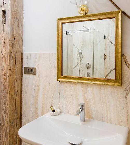 Номер Стандарт, Kaštieľ Kubínyi