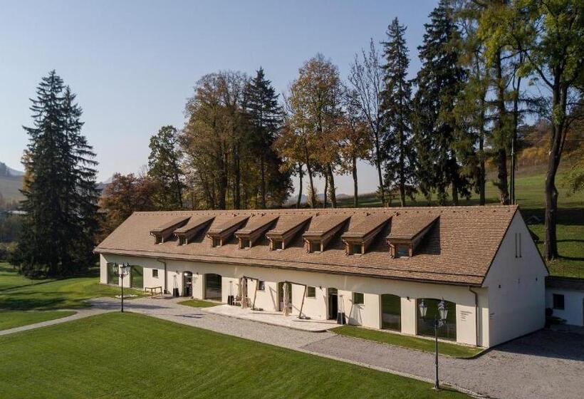 Номер Стандарт, Kaštieľ Kubínyi