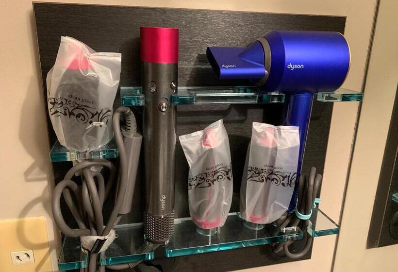 수피리어 룸, Oxy Adults Only