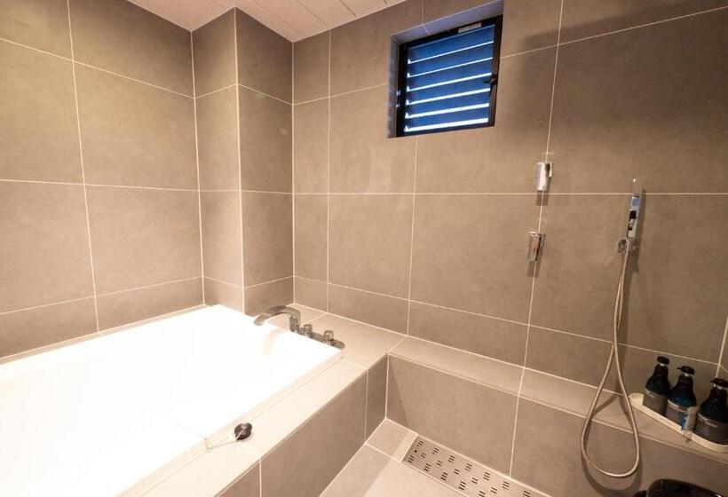 수피리어 룸, Oxy Adults Only