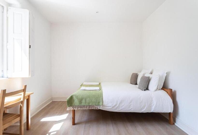 バス共有のスタンダードルーム, Castilho Residence