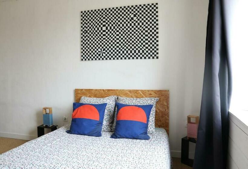 غرفة قياسية, Maison Ecologique En Paille