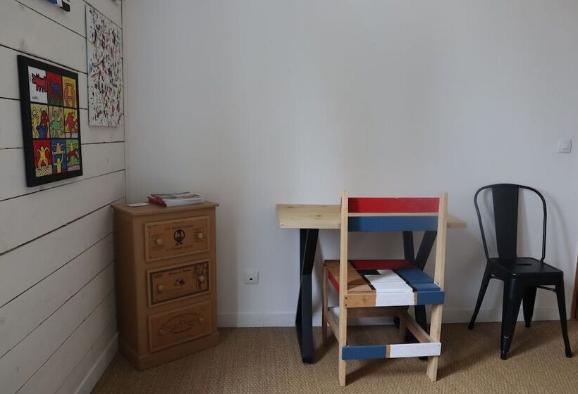 غرفة قياسية, Maison Ecologique En Paille