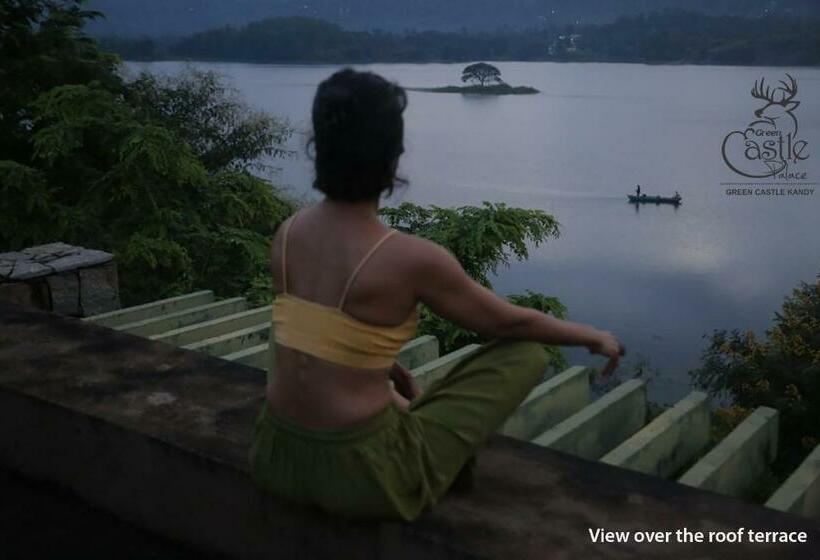 Suite with lake view, Castle Palace Kandy