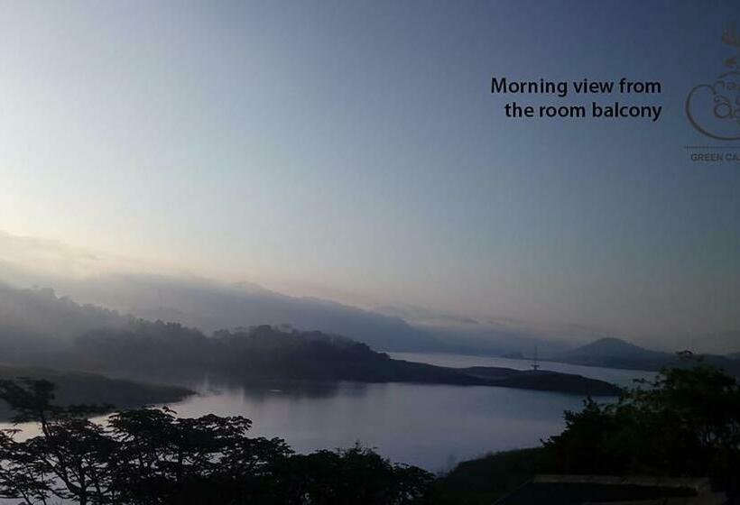 Suite with lake view, Castle Palace Kandy