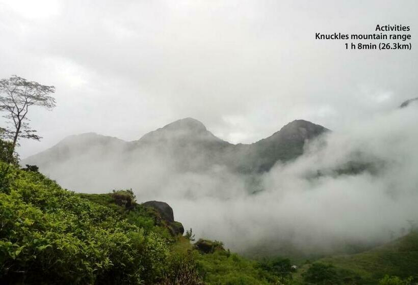 Suite with lake view, Castle Palace Kandy